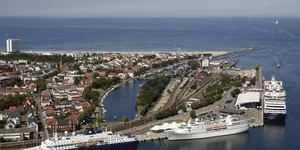 Kreuzfahrtschiffe am Passagierkai in Warnemünde, Fasten nach Buchinger im Hotel Godewind