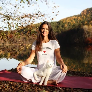 Portrait von Fastenbegleiterin Heidi Allesch, Heilfasten nach Buchinger mit Wandern und Yoga