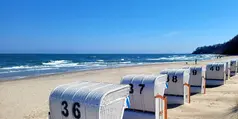 Strandhütten auf einem Strand auf Rügen bei einem Fastenkurs von Fastenleiterin Christiane Munck