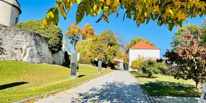 Zuweg Kloster Pernegg im Herbst © Heinz Rosenauer